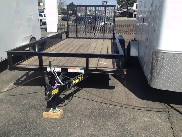 16ft Utility Trailer w/Smooth Steel Fenders