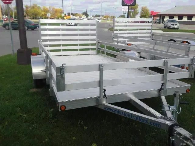 14FT LIGHTWEIGHT UTILITY  TRAILER W/WOOD DECK