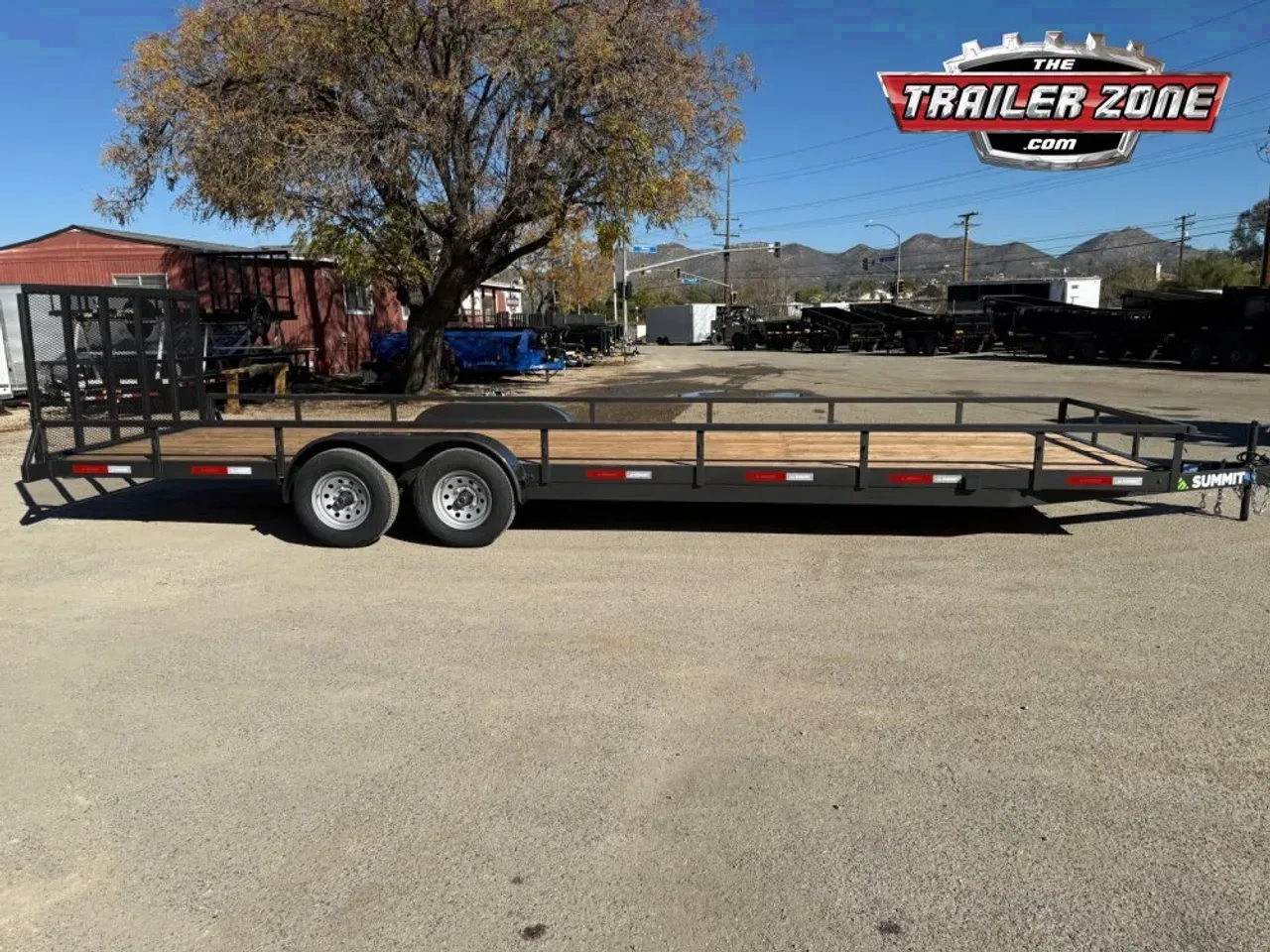 2026 SUMMIT CFH 83" X 28' UTILITY TRAILER
