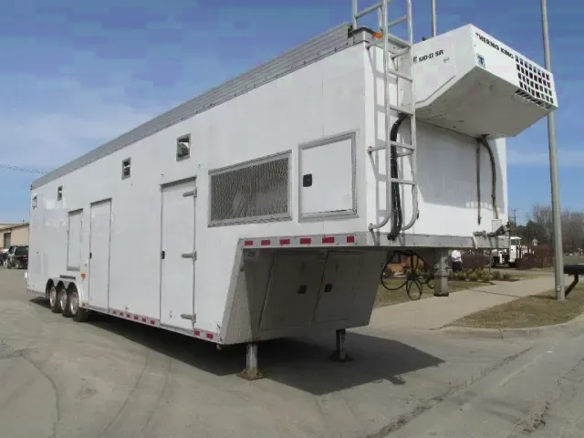 Spacious 2003 Pace-American 40' 5th Wheel Concession Trailer