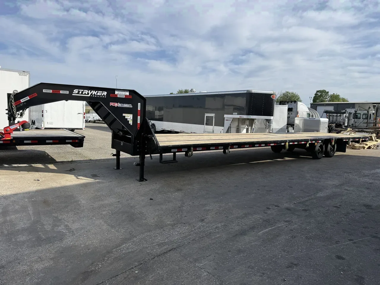 003002 - 2025 Stryker 8.5' x 40' Gooseneck Flatbed (2)10k Axles Equipment Trailer