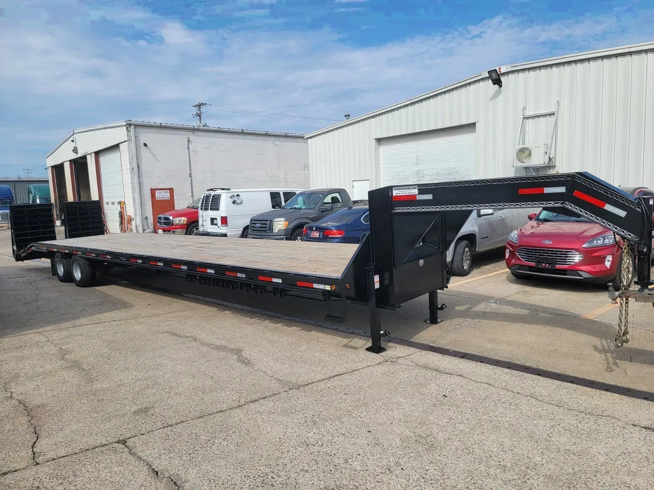 038308 - 2024 East Texas Trailers 102" X 40 (35'+5') Gooseneck Equipment 2X10k Axles Equipment Trailer