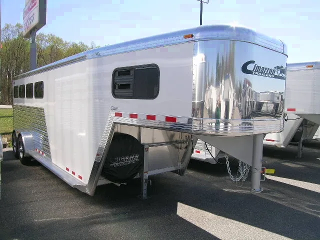 3 Horse Gooseneck w/Dressing Room