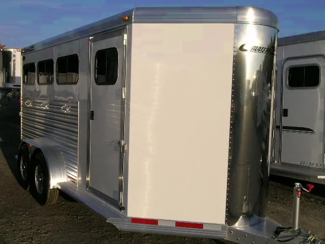 3 Horse V-nose Bumper Pull Trailer w/Spare Mount