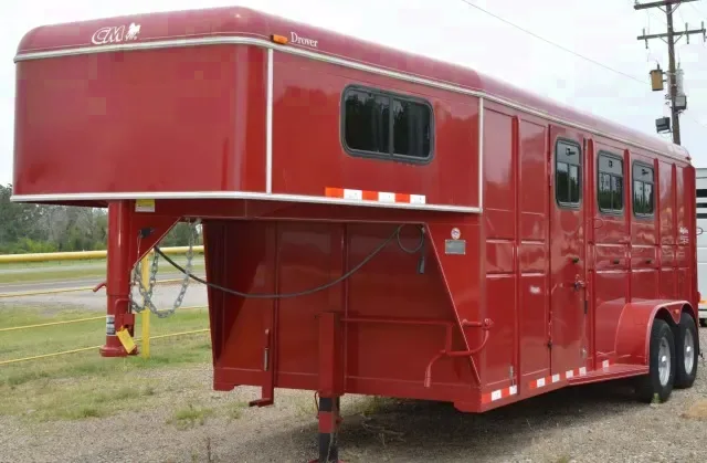 Red 3 H Gooseneck Trailer