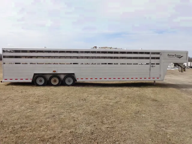 Custom Classic Trailer 34'