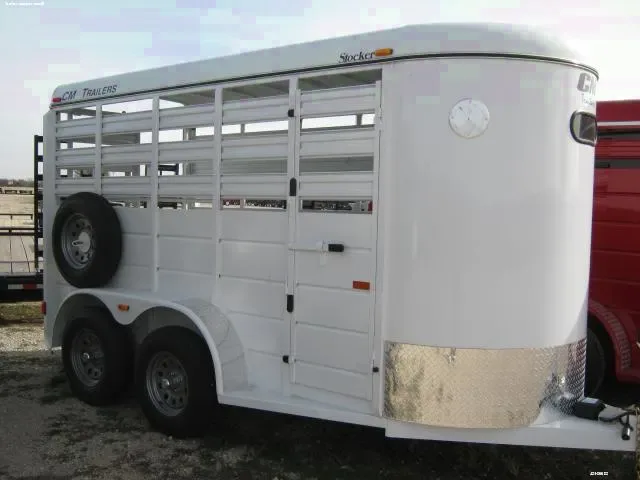 WHITE 14FT LIVESTOCK TRAILER ROUNDED FRONT W/WINDOW