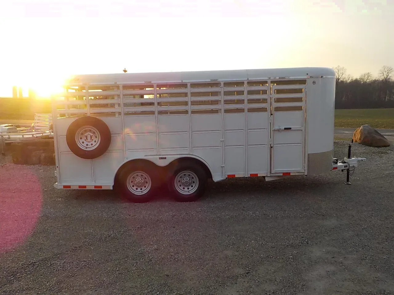 11706 - 2025 Delta 500 SERIES, 18' BP Cattle/Livestock Trailer