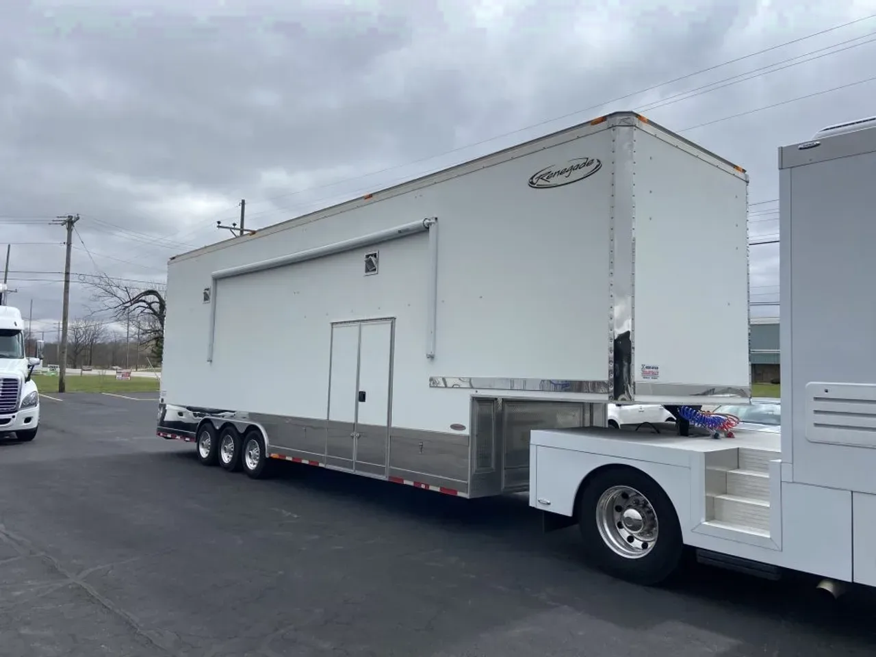 2007 Renegade 36' 3 Car Stacker
