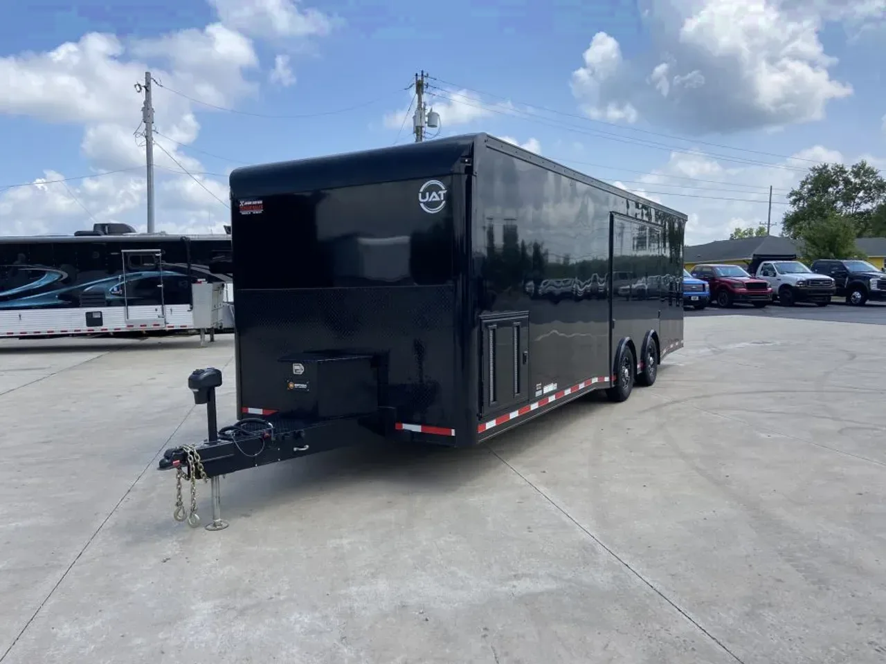 2025 United UAT-8.5X28 Racing Trailer